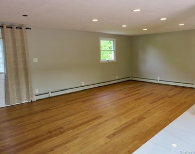 10 Elderwood Ln - Photo Thumbnail 9