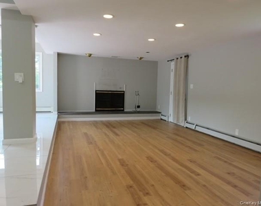 10 Elderwood Ln - Photo Thumbnail 8