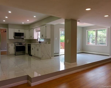 10 Elderwood Ln - Photo Thumbnail 11