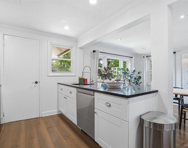 36 Dearborn Avenue - Photo Thumbnail 11