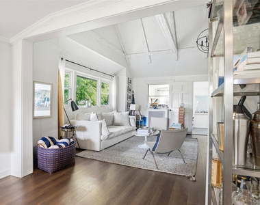 36 Dearborn Avenue - Photo Thumbnail 7