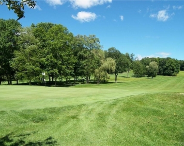 246 Heritage Hills Drive - Photo Thumbnail 20