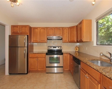 246 Heritage Hills Drive - Photo Thumbnail 7