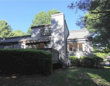 246 Heritage Hills Drive - Photo Thumbnail 18