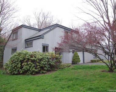 246 Heritage Hills Drive - Photo Thumbnail 32