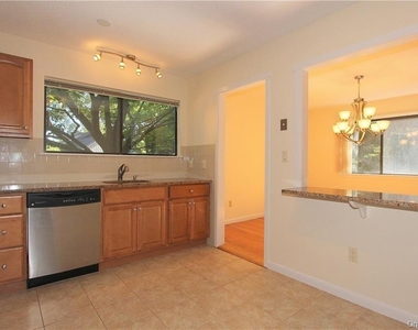 246 Heritage Hills Drive - Photo Thumbnail 6