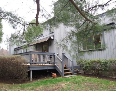 246 Heritage Hills Drive - Photo Thumbnail 17