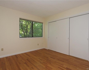246 Heritage Hills Drive - Photo Thumbnail 10