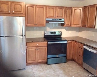 246 Heritage Hills Drive - Photo Thumbnail 8