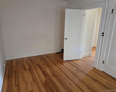 160 Glengariff Road - Photo Thumbnail 5