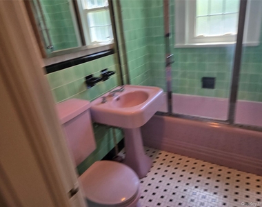 160 Glengariff Road - Photo Thumbnail 9