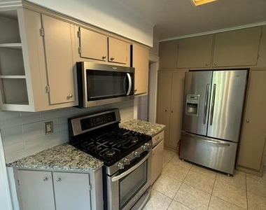 120 Orchard Street - Photo Thumbnail 3