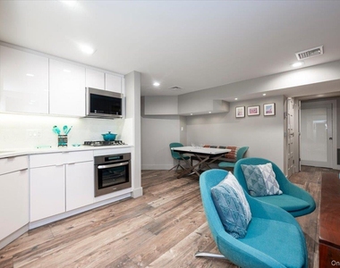 47 E Penn Street - Photo Thumbnail 23