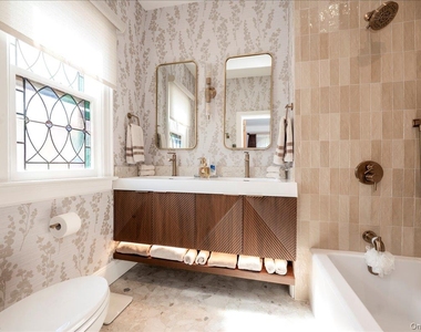 47 E Penn Street - Photo Thumbnail 14