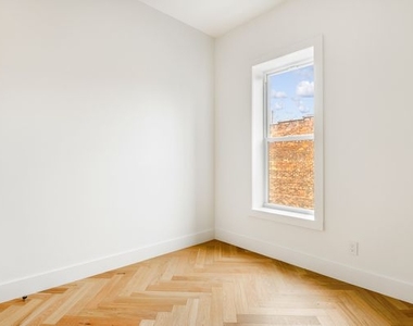 427 Dean Street - Photo Thumbnail 5