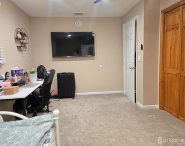 35 Clark Avenue - Photo Thumbnail 32