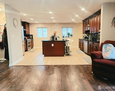 35 Clark Avenue - Photo Thumbnail 17