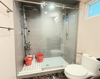 35 Clark Avenue - Photo Thumbnail 21