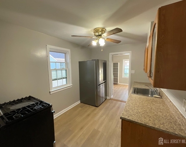 54 Randolph Avenue - Photo Thumbnail 2