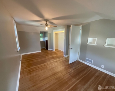 54 Randolph Avenue - Photo Thumbnail 6