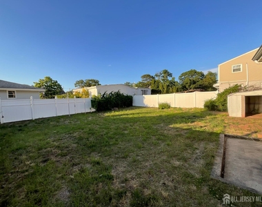 54 Randolph Avenue - Photo Thumbnail 8