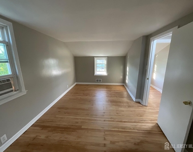 54 Randolph Avenue - Photo Thumbnail 5