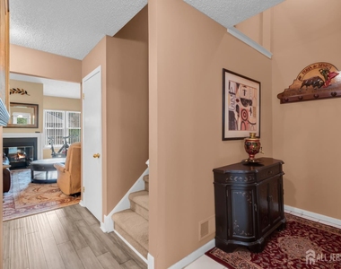 492 Bayberry Court - Photo Thumbnail 2