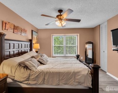 492 Bayberry Court - Photo Thumbnail 23
