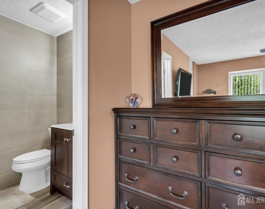 492 Bayberry Court - Photo Thumbnail 31