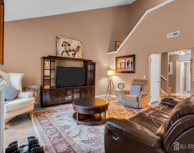 492 Bayberry Court - Photo Thumbnail 8