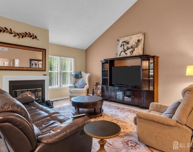 492 Bayberry Court - Photo Thumbnail 7