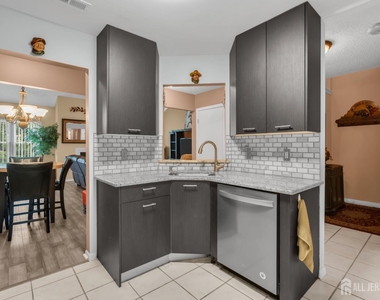 492 Bayberry Court - Photo Thumbnail 16