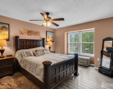 492 Bayberry Court - Photo Thumbnail 24