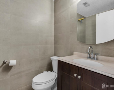 492 Bayberry Court - Photo Thumbnail 30