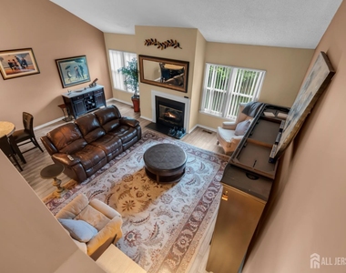 492 Bayberry Court - Photo Thumbnail 10