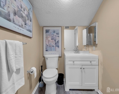 492 Bayberry Court - Photo Thumbnail 28