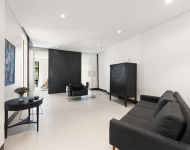 126 E 62nd Street - Photo Thumbnail 3