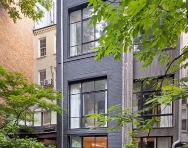 126 E 62nd Street - Photo Thumbnail 18