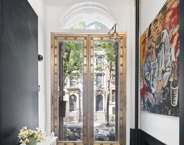 126 E 62nd Street - Photo Thumbnail 14