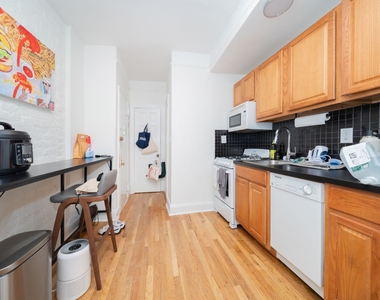 344 W 17th Street - Photo Thumbnail 7