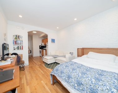 344 W 17th Street - Photo Thumbnail 2