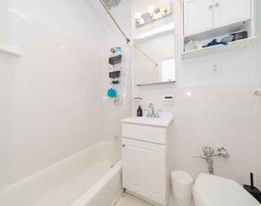 344 W 17th Street - Photo Thumbnail 5