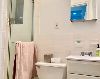 224 E 27th Street - Photo Thumbnail 5