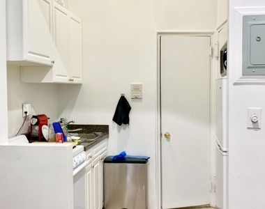 224 E 27th Street - Photo Thumbnail 2