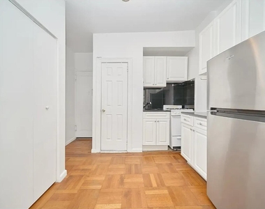 223 E 58th Street - Photo Thumbnail 4