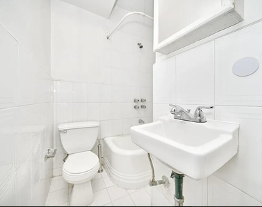 223 E 58th Street - Photo Thumbnail 6