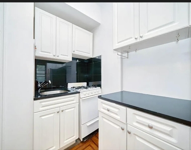 223 E 58th Street - Photo Thumbnail 5