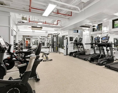 28 E 10th Street - Photo Thumbnail 10