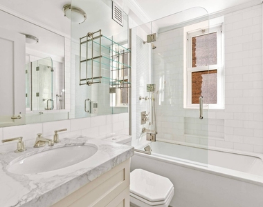 28 E 10th Street - Photo Thumbnail 7