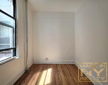 86-04 96th Street - Photo Thumbnail 6